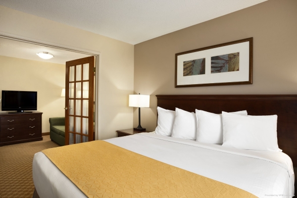 Country Inn and Suites Maumee